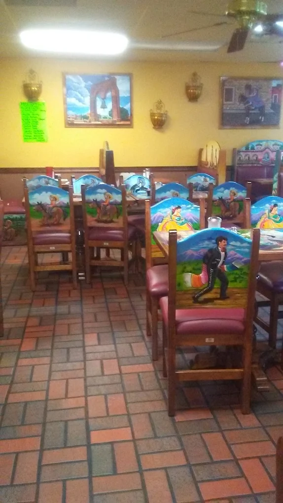 Restaurant interior 6